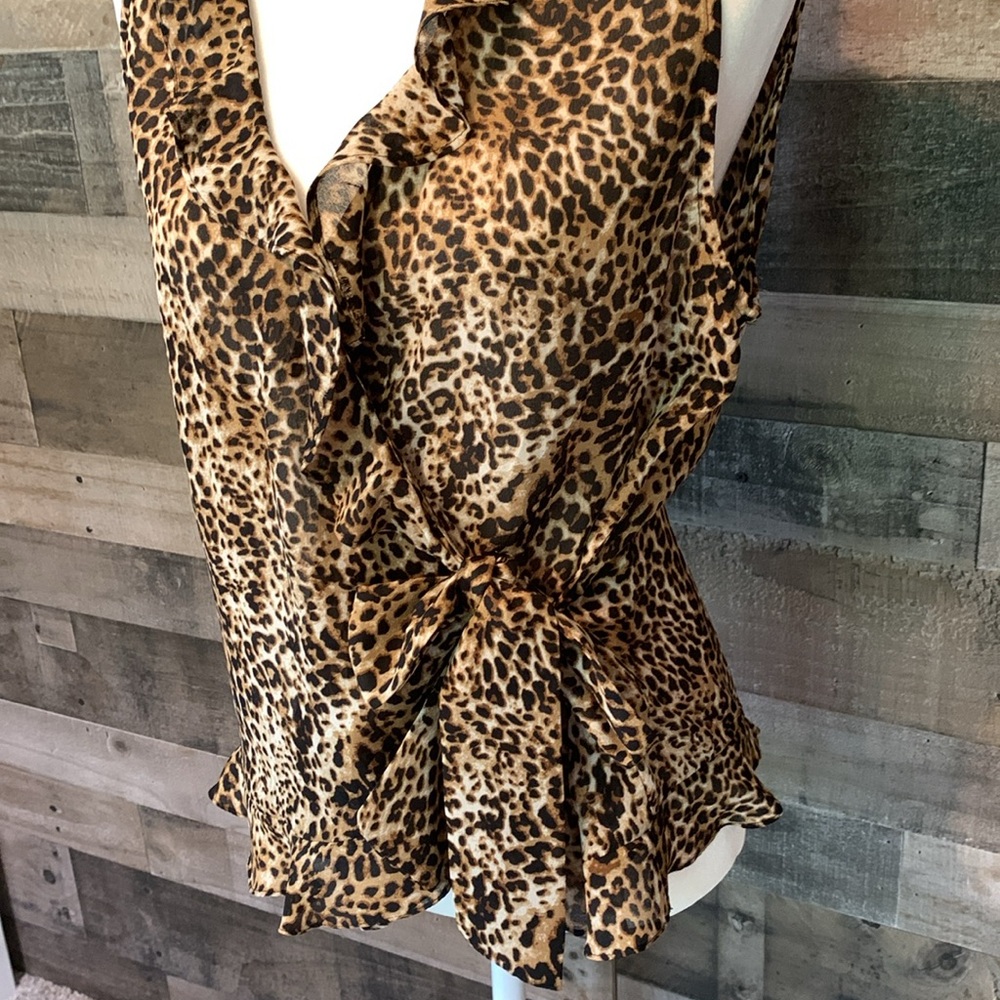 Sunny Leigh Sleeveless Leopard print top with ruffles and side tie - Picture 6 of 16